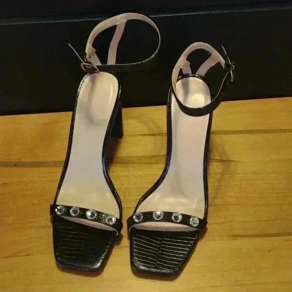 NWOT Dream Pairs high heels 👠 black size 6.5